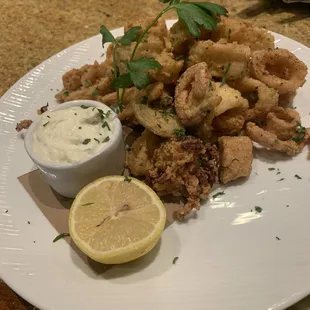 Phenomenal Mgmt/staff made me an aioli. They are constantly improving on their dishes bc they listen. Suggestion: flash fry.