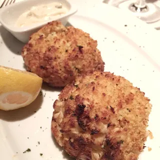 Maryland Style Lump Crab Cakes*