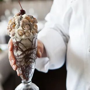 cookies &amp; cream popcorn sundae hot fudge - vanilla gelato - cookies &amp; cream popcorn