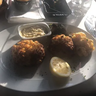Maryland Style Lump Crab Cakes*