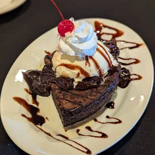 Brown bottom dessert....Yum!!!  And a really decent piece to share!