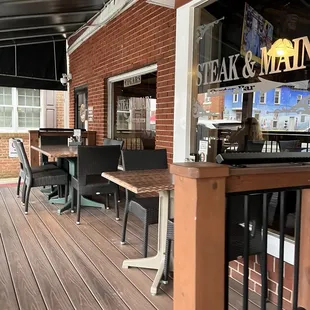 Outdoor sitting right on Main Street