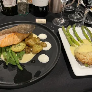 crab cake and salmon