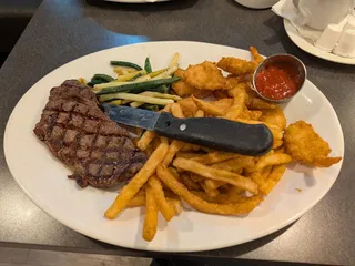 Claim Jumper Restaurants