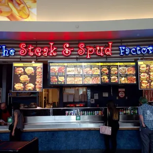 I got the Crispy Chicken combo and it was incredible honestly. The chef cooked it right in front of me and it was super fast service!!!