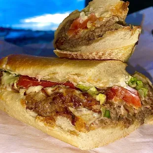 The "Steakhouse Sirloin" sub with lettuce, tomato, and mayonnaise added separately. (Medium size).