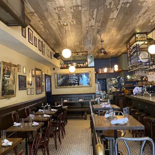 Interior - IG @nyc_food1e