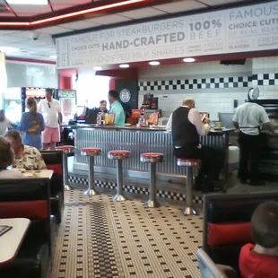 The inside of Steak &apos;n Shake
