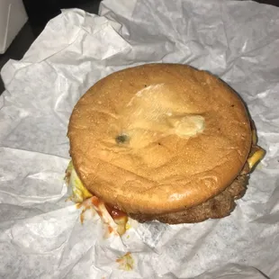 MOLD ON THE BUNS!!!!! I&apos;m so upset manager said he could refund me food back but I don&apos;t even think it&apos;s worth it