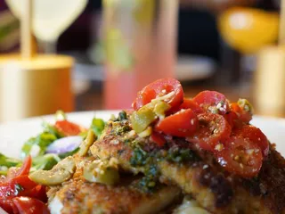 G's kitchen and Cocktails