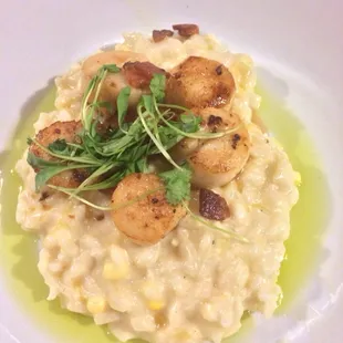 Pan-seared Sea Scallops with Roasted Corn, Applewood-smoked Bacon, and Tillamook Cheddar Risotto