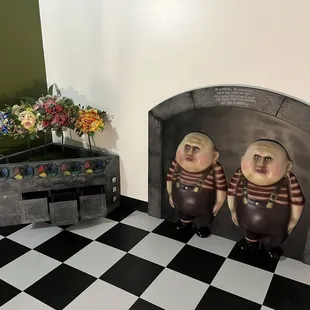 Meet the twins in Wonderland