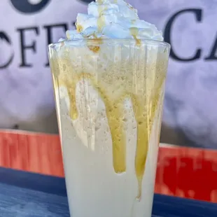busy bee (honey ginger almond frappe)