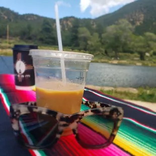 Cinnamon, apple, caramel, with almond milk. Not on the menu...delicious!