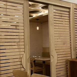 Look at those cute bamboo steamers on the ceiling!