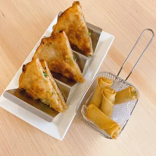 Crispy Dumplings Dip in Soup (3)