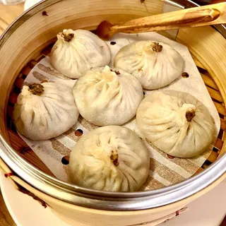 Black Truffle & Pork Xiao Long Bao (6)