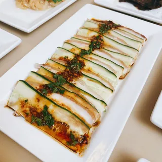 Sliced Boiled Pork w. Garlic Sauce