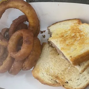 Patty melt with onion rings