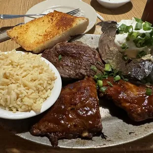 Combo: Choice steak and ribs. It was yummy! Garlic toast is a must!
