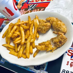 Steffens Restaurant -- kids&apos; chicken fingers and fries