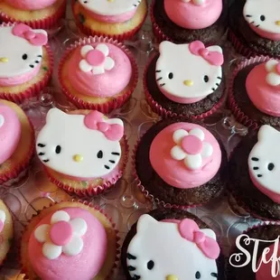 Hello Kitty Cupcakes