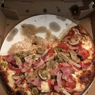 Deluxe Small (Medium) pizza