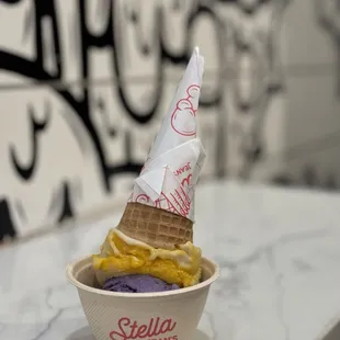 Split scoop with sugar cone