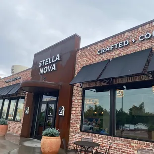 the outside of a coffee shop