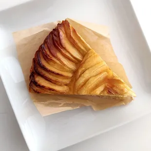 Apple tart (ig: les.s_eats)