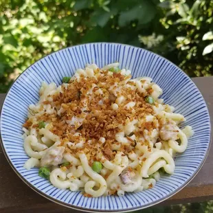 a bowl of macaroni and cheese