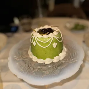 Pistachio cake (out of control must get)!