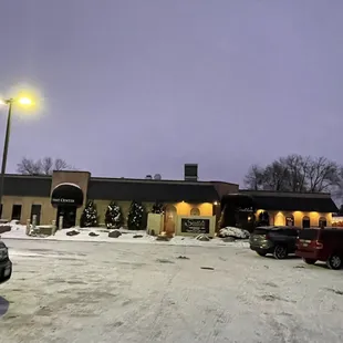 the outside of the restaurant