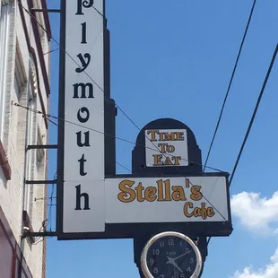 Small town store front restaurant with great home cooked food.