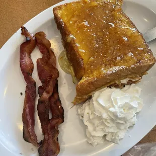 Stuffed French toast with orange marmalade