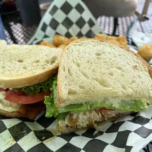 Mahi mahi blt