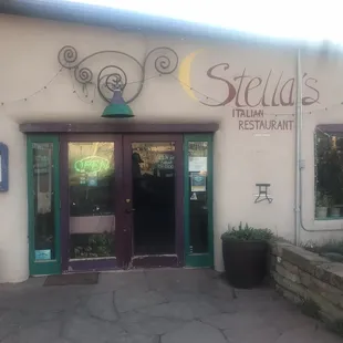 Don&apos;t let the hole in the wall entrance fool you ! I drove by at first, so glad we turned around!