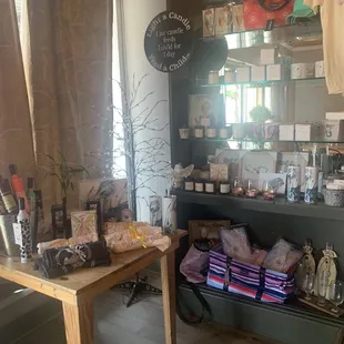 Love all the gift items here!
