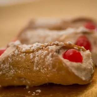 Traditional Cannolis