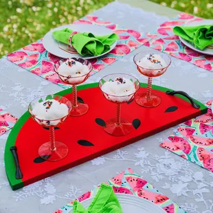 Our wooden fruit trays can also be painted in orange, lemon or lime