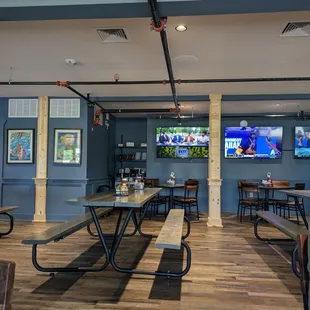 Sports on many screens