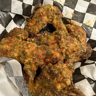 Steph&apos;s way sauced whole wings
