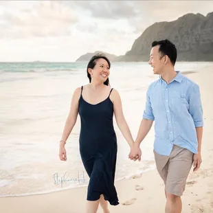 Gorgeous sunset session for this couple near Honolulu, Hawaii!