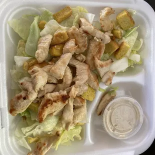 Chicken Caesar  salad Cesar ensalada con pollo