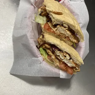 Sandwich de pollo  Chicken sandwich