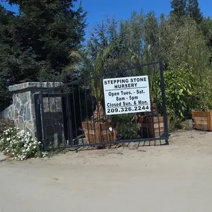 Entrance- Sign - Hours