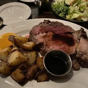 Prime rib medium rare &amp; rosemary potatoes