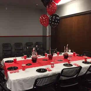 Fantastic spacious clean party room. Very comfortable with plenty of time for food cake and presents.