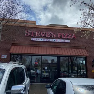 the outside of a restaurant