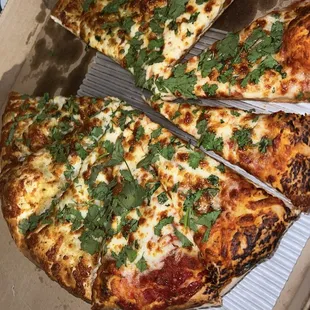 Cheese cilantro pizza !!